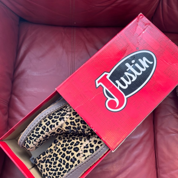 Justin Gypsy Leopard And Black Booties Women’s size 8 - Picture 3 of 9